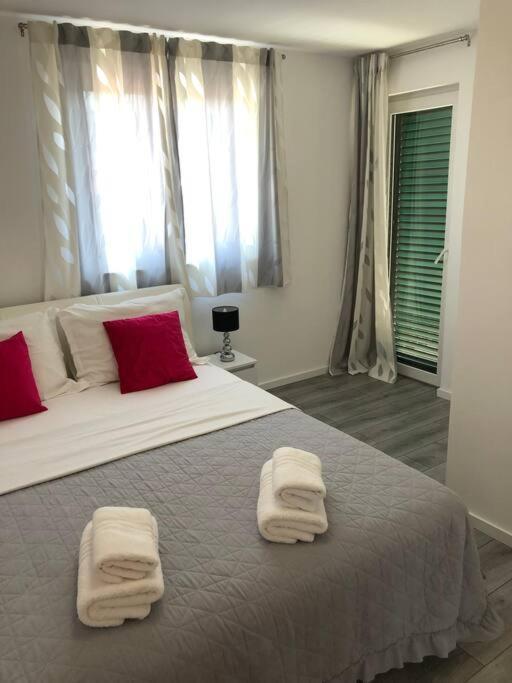 Marina-renovated House In Center * Rogoznica (Sibenik-Knin)